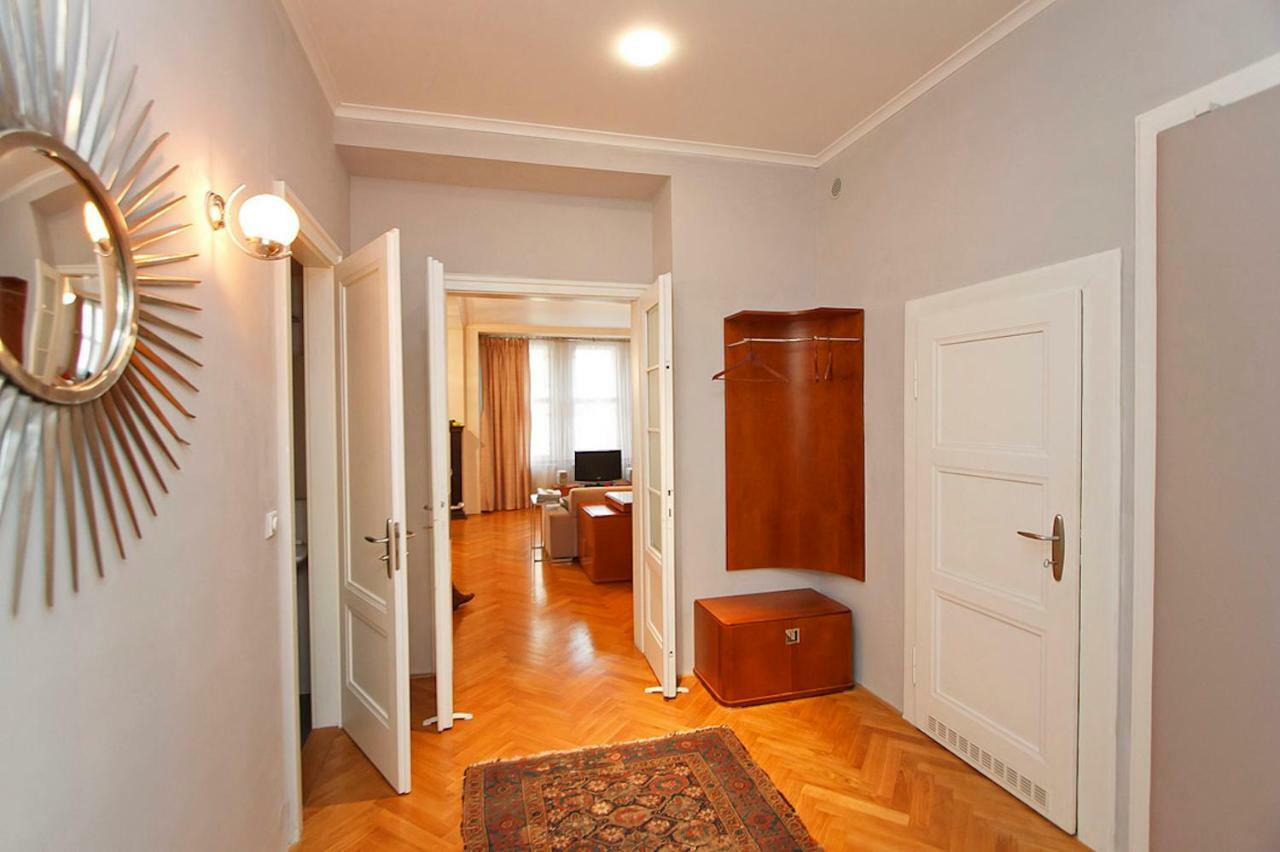 Apartamento Spacious Elegance In The Heart Of Old Town *